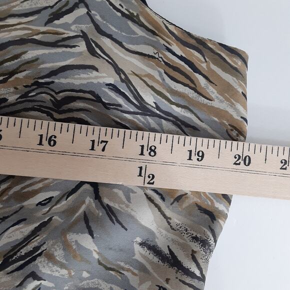 Vintage 80s Satin Sleeveless Blouse 100% Silk Animal Print Womens 12 Mob Wife - Picture 7 of 10